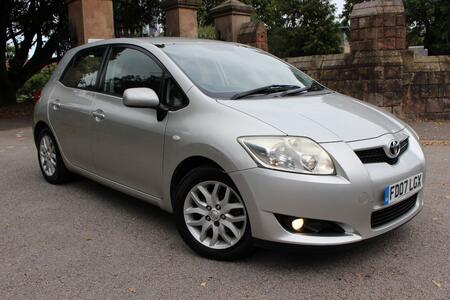 TOYOTA AURIS 1.4 VVT-i T3